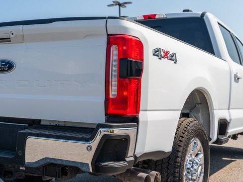 Used 2024 Ford F250 Lariat AWD/4WD image 12