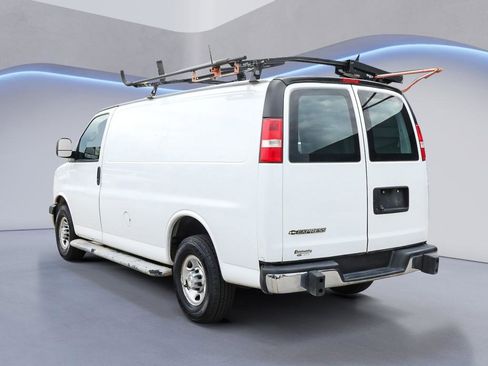 Used 2018 Chevrolet Express 2500 w/ Driver Convenience Package RWD image 5