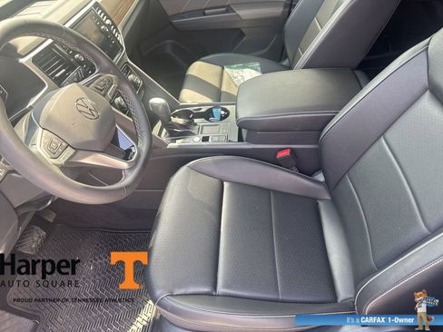 Used 2023 Volkswagen Atlas SE w/ Black Wheel Package FWD image 13