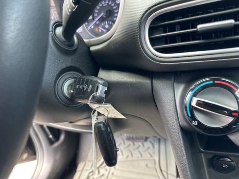Used 2019 Hyundai Kona SE FWD image 20