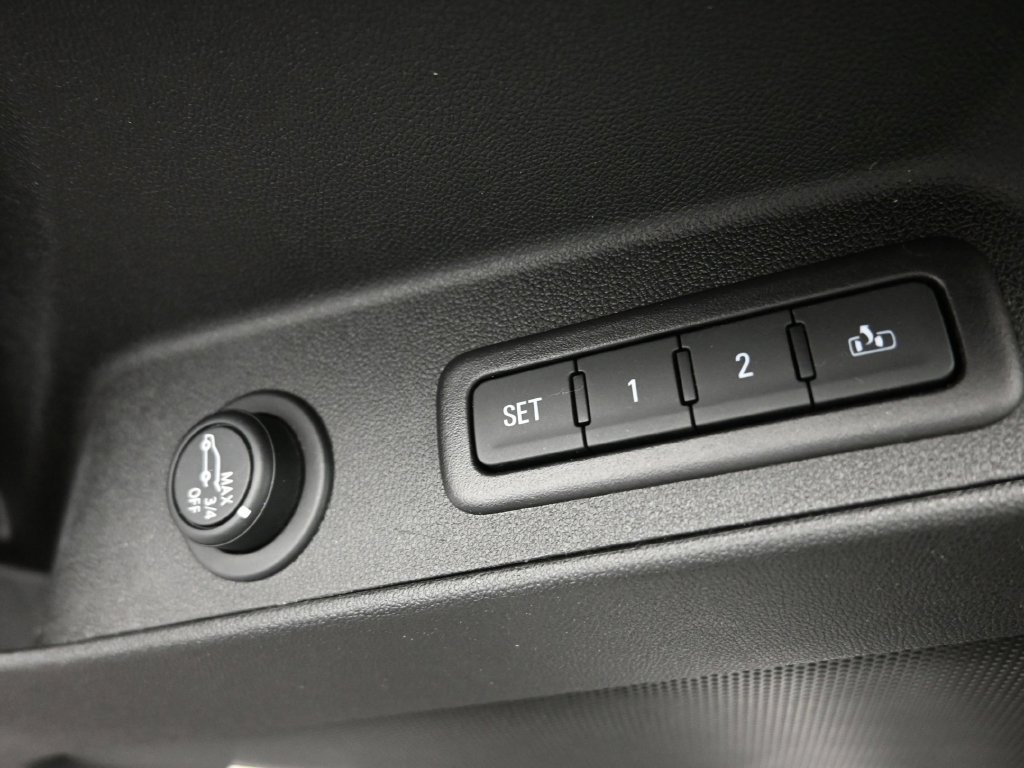 Used 2019 Chevrolet Equinox Premier FWD image 16