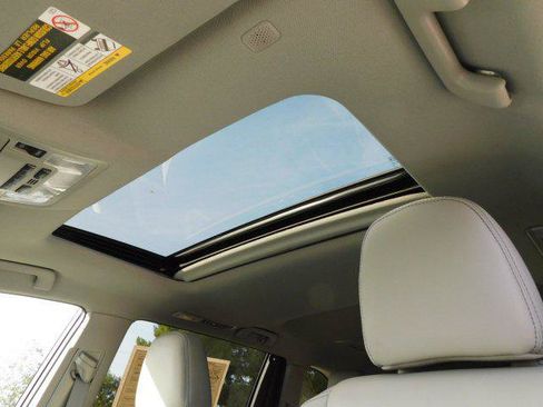 Certified 2019 Toyota Highlander XLE FWD image 19
