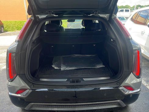 Used 2025 Cadillac Optiq Sport 2 w/ LPO, Floor Liner Package AWD/4WD image 8