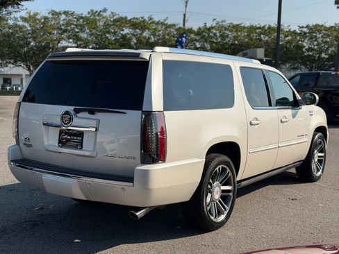 Used 2013 Cadillac Escalade ESV Premium RWD image 5
