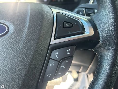 Used 2020 Ford Edge Titanium w/ Class II Trailer Tow Package AWD/4WD image 31