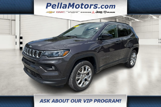 Used 2024 Jeep Compass Latitude AWD/4WD image 8