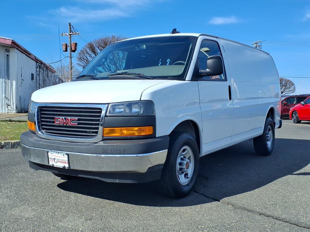 Used 2024 GMC Savana 2500 w/ Driver Convenience Package RWD image 3
