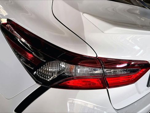 Used 2021 Toyota Camry SE w/ Convenience Package image 28