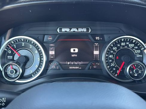 Used 2024 RAM 1500 Laramie AWD/4WD image 27