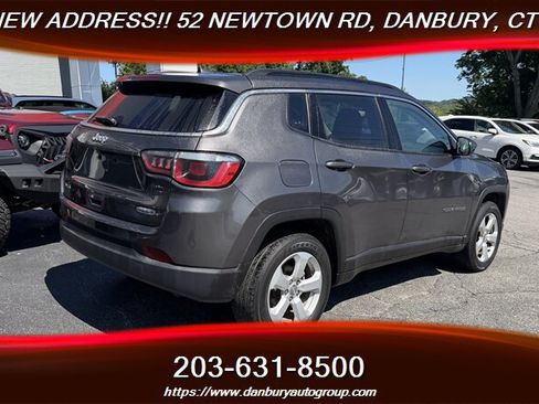 Used 2018 Jeep Compass Latitude w/ Popular Equipment Group AWD/4WD image 3