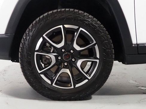 Used 2025 Jeep Compass Trailhawk AWD/4WD image 42
