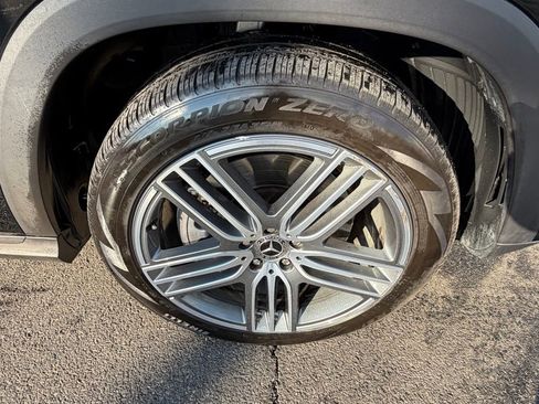 Used 2025 Mercedes-Benz GLS 450 4MATIC image 14