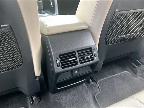 Used 2019 Jaguar E-PACE R-Dynamic S image 31