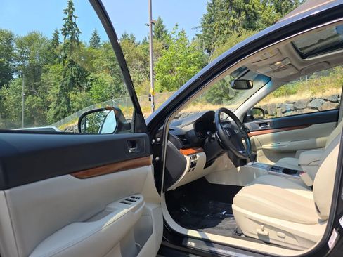 Used 2013 Subaru Outback 3.6R Limited AWD/4WD image 21