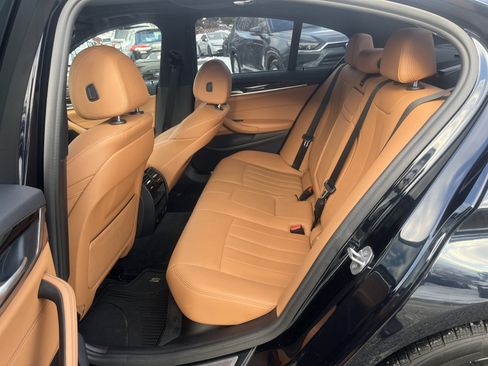 Used 2022 BMW 530i xDrive w/ M Sport Package image 30