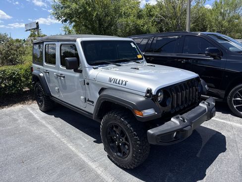 Used 2022 Jeep Wrangler Unlimited Sport AWD/4WD image 2