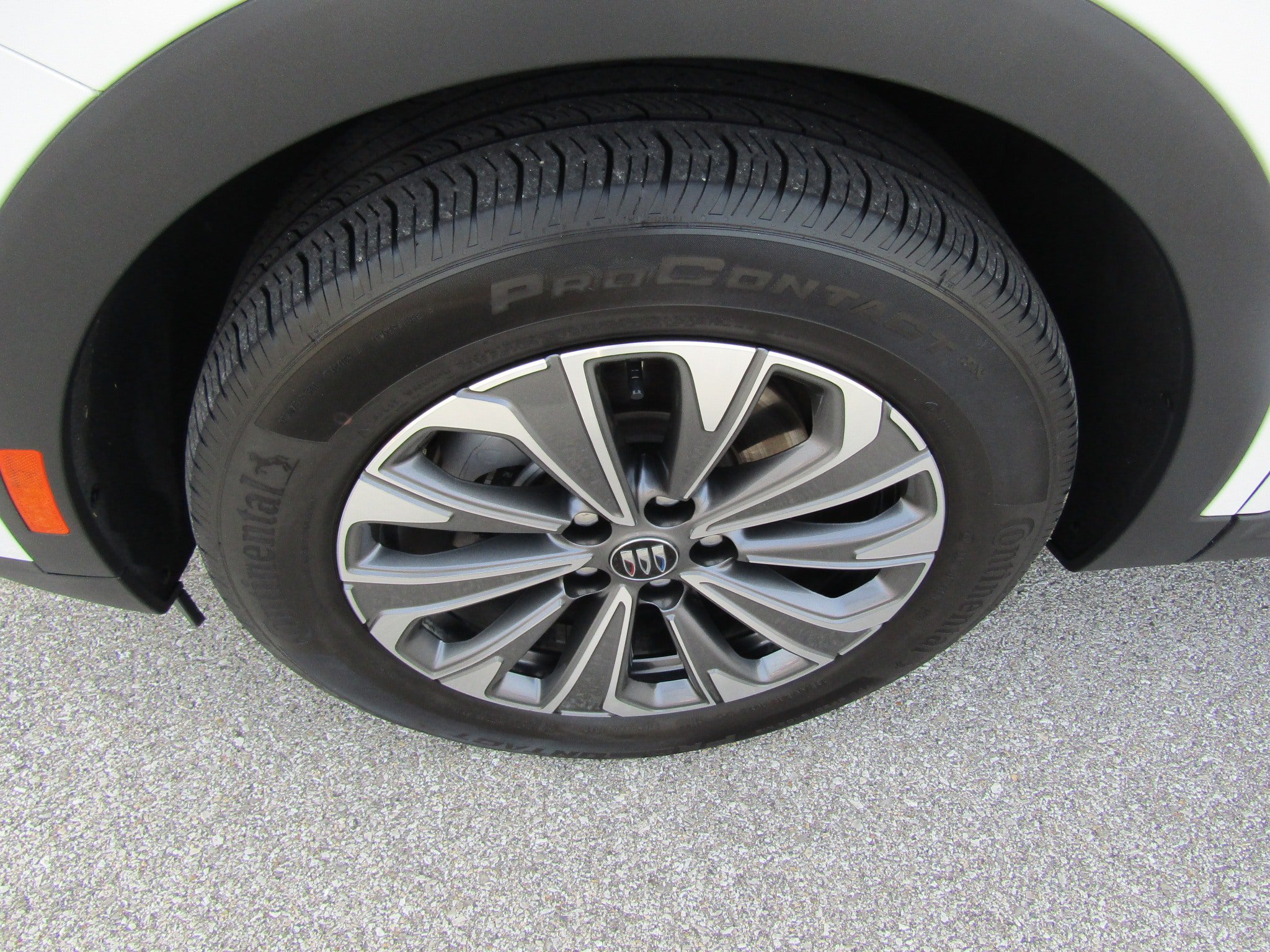 Used 2024 Buick Envision Preferred AWD/4WD image 9
