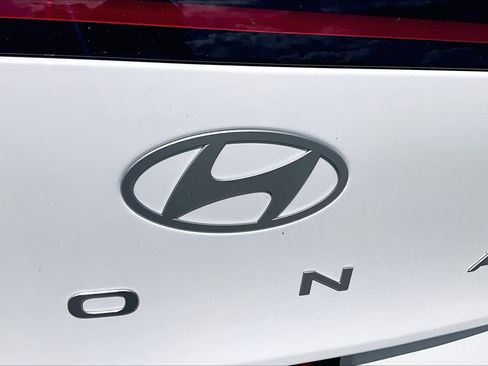 New 2026 Hyundai Kona SEL Premium FWD image 8