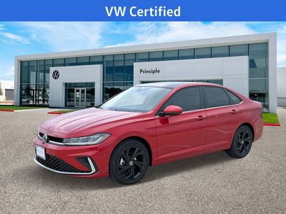Certified 2025 Volkswagen Jetta SE