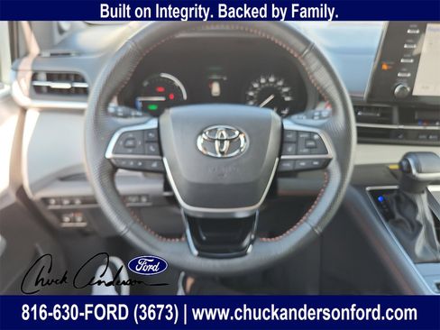 Used 2023 Toyota Sienna XSE image 14