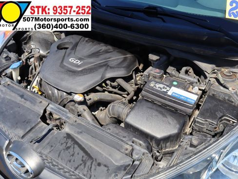 Used 2013 Hyundai Veloster w/ Style Pkg FWD image 23