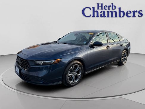 Used 2023 Honda Accord EX image 9