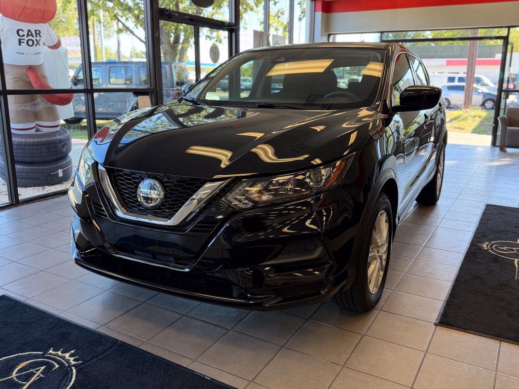 Used 2022 Nissan Rogue Sport S AWD/4WD image 1