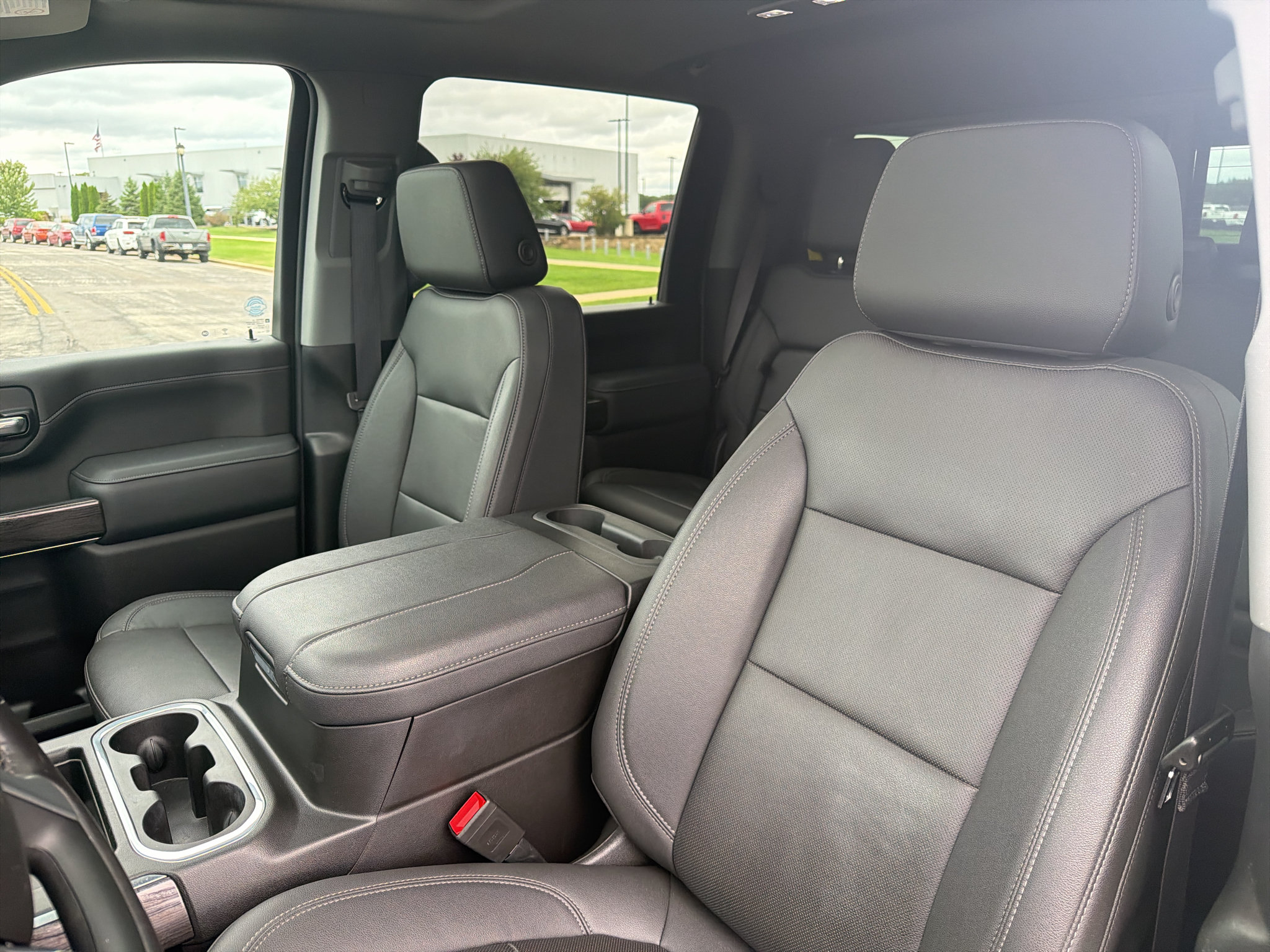 Used 2023 Chevrolet Silverado 2500 LTZ w/ LTZ Convenience Package AWD/4WD image 16