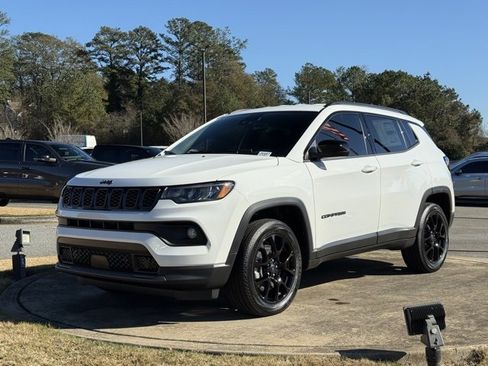 New 2026 Jeep Compass Latitude image 3