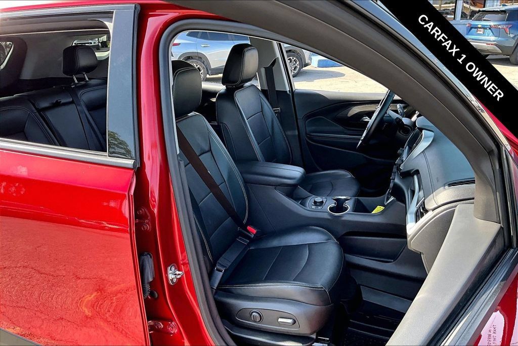 Used 2024 GMC Terrain SLT w/ Elevation Edition AWD/4WD image 26