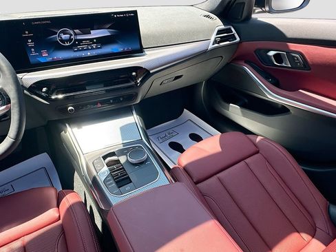 Used 2025 BMW 330i Sedan w/ Convenience Package RWD image 24