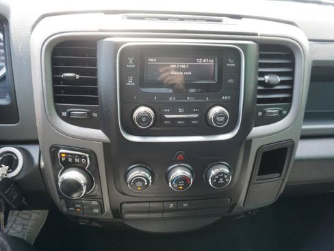 Used 2019 RAM 1500 Express AWD/4WD image 17