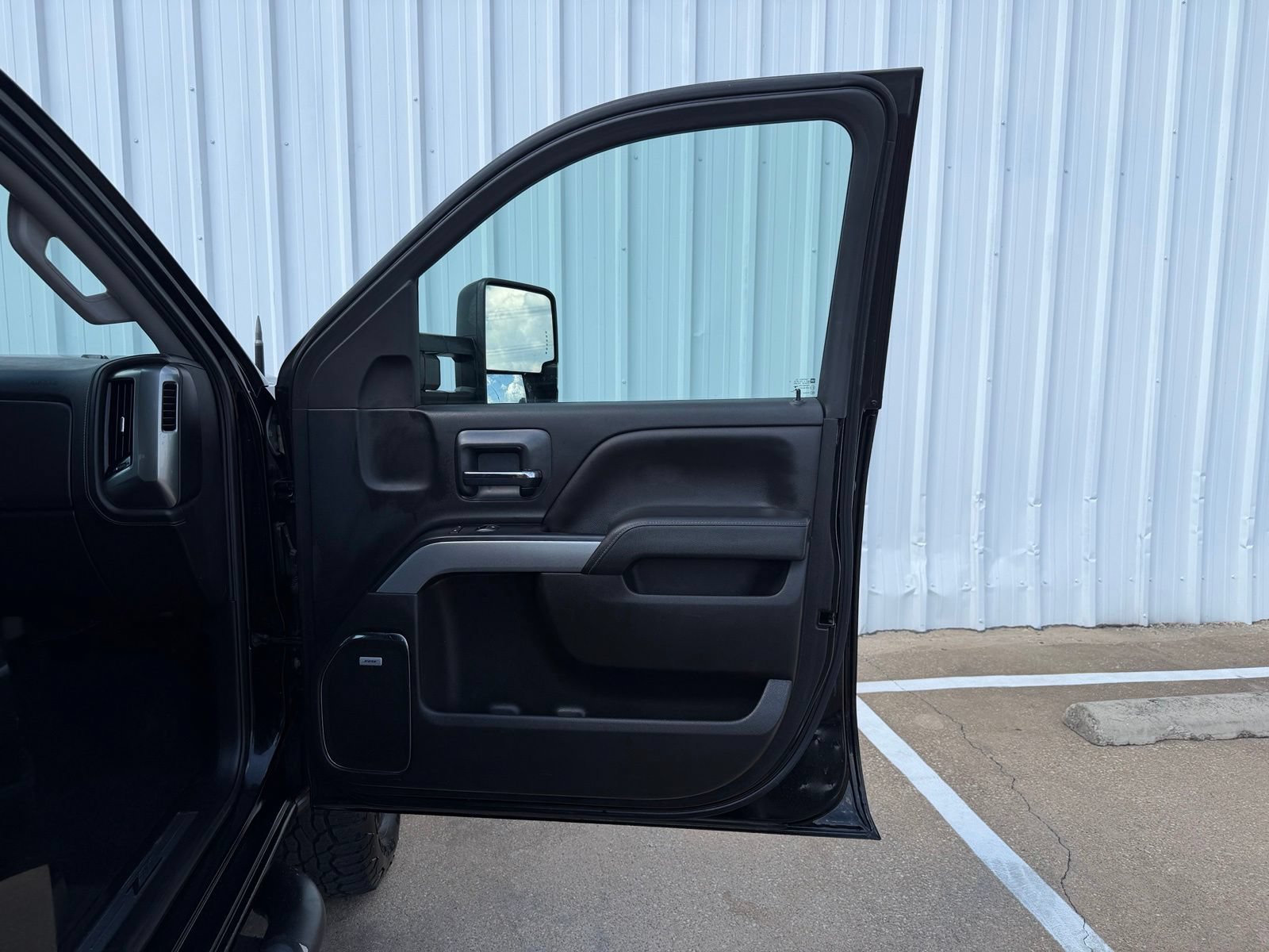 Used 2018 Chevrolet Silverado 2500 LTZ w/ Duramax Plus Package AWD/4WD image 25