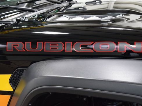 Used 2025 Jeep Wrangler Rubicon w/ Technology Group image 15