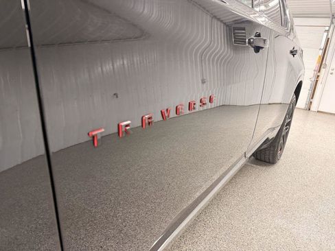 Used 2019 Chevrolet Traverse Premier w/ Redline Edition AWD/4WD image 9