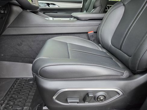 New 2026 Jeep Grand Wagoneer 4WD image 16