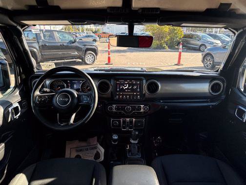 Used 2023 Jeep Gladiator Sport AWD/4WD image 11