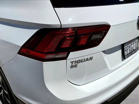 Used 2021 Volkswagen Tiguan SE w/ Panoramic Sunroof Package FWD image 24
