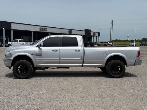 Used 2018 RAM 3500 Laramie w/ Snow Chief Group AWD/4WD image 6