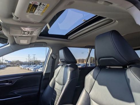 Used 2024 Toyota RAV4 XLE Premium image 27