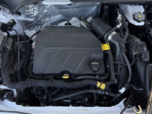 Used 2025 Chevrolet Trax LT image 24