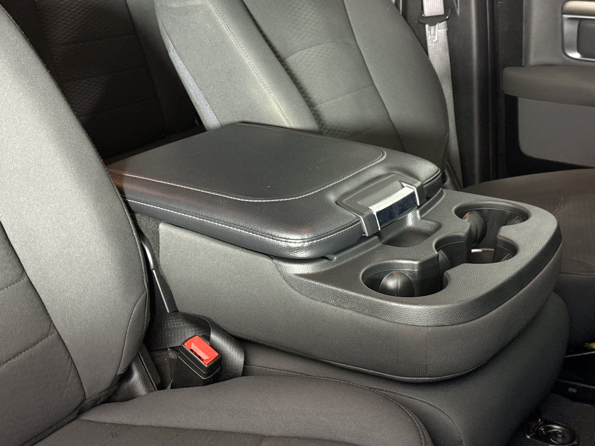 Used 2020 RAM 1500 Classic SLT AWD/4WD image 36