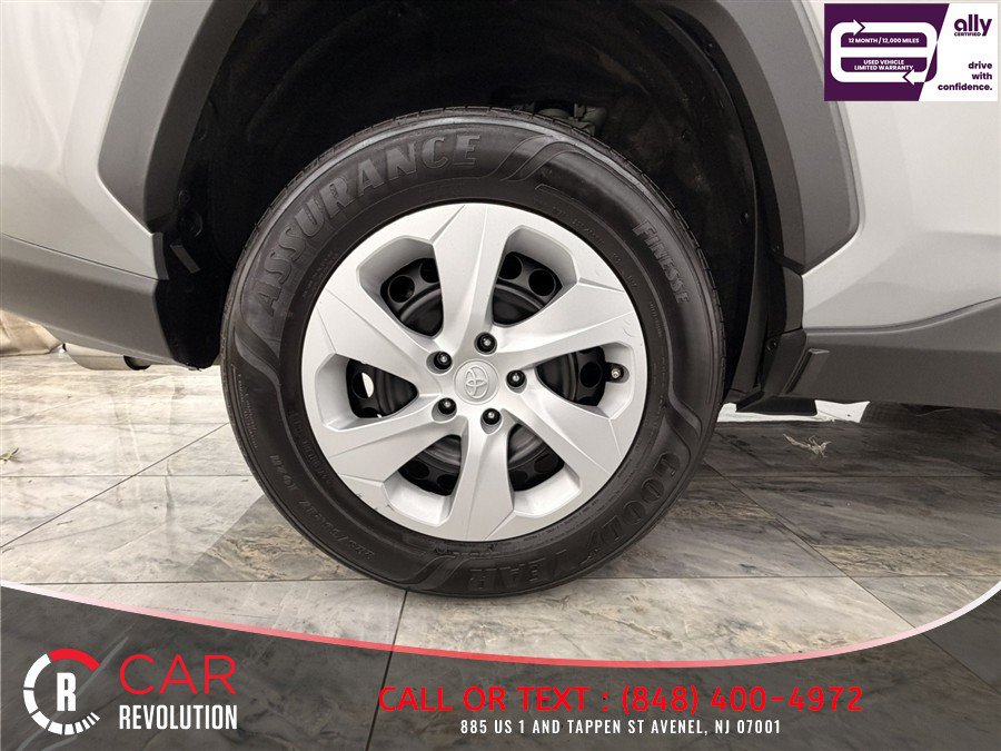 Used 2025 Toyota RAV4 LE AWD/4WD image 58
