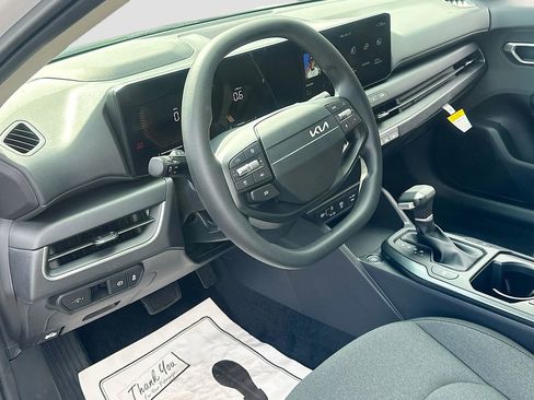 New 2025 Kia K4 LXS image 9