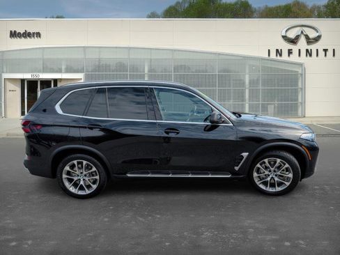 Used 2025 BMW X5 xDrive40i image 3