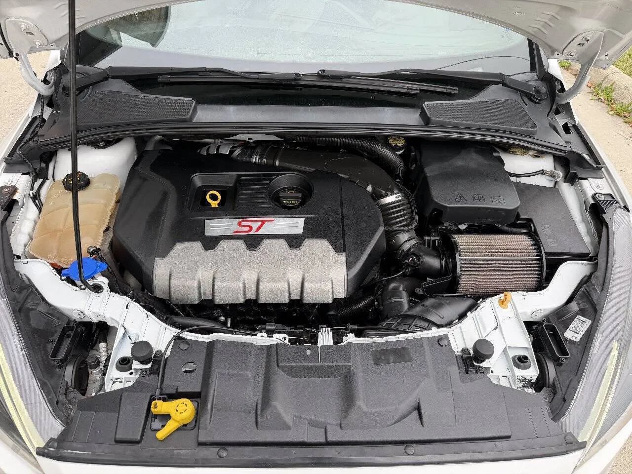 Used 2018 Ford Focus ST w/ Equipment Group 401A FWD image 27
