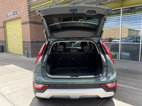 Used 2023 Kia Niro EX w/ EX Cold Weather Package FWD image 36