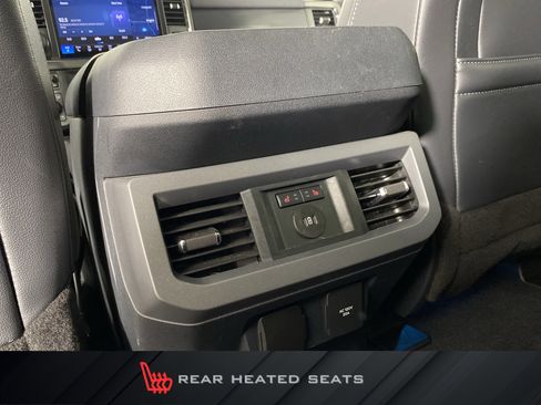 Used 2024 Ford F350 Lariat w/ Lariat Ultimate Package AWD/4WD image 32