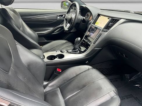 Used 2022 INFINITI Q60 3.0t Luxe w/ Essential Package RWD image 16