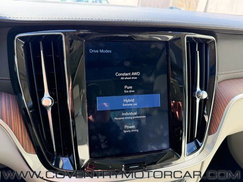 Used 2019 Volvo S60 T8 Inscription image 21